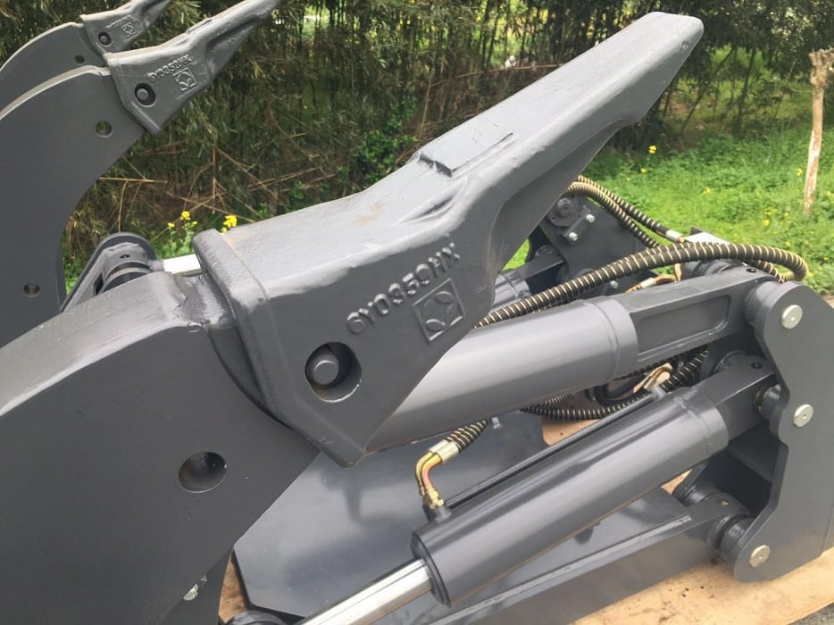4 BBL MS Ripper fits Case 2050M Bulldozer for Sale | Headwater Equipment